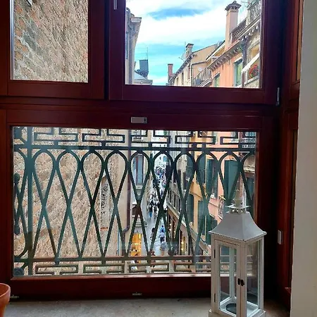 فيلة Ca Lina البندقية